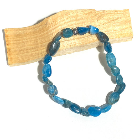 Bracelet en apatite, une pierre énergisante qui stimule la créativité, la motivation et l'intuition, tout en favorisant l'équilibre émotionnel