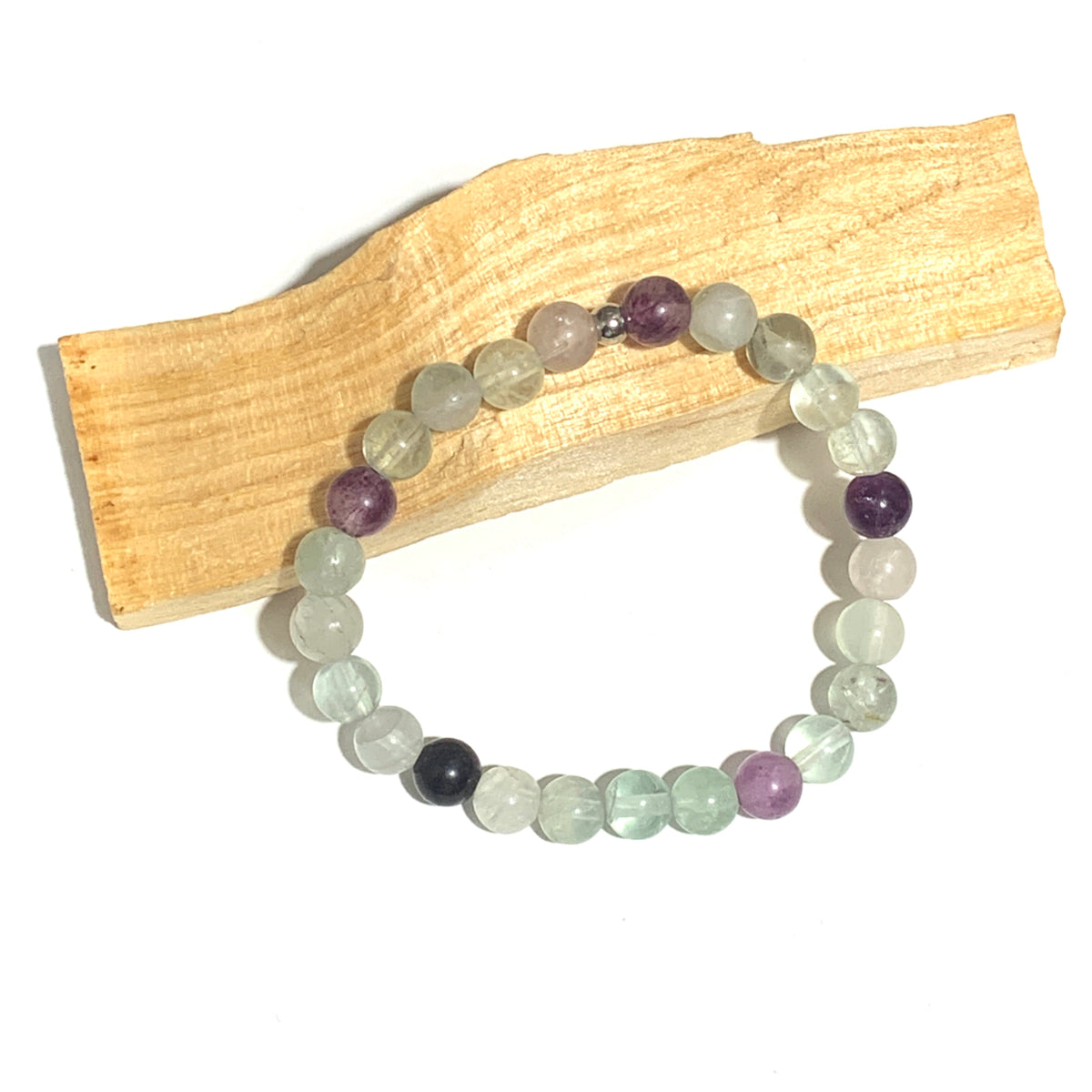 Bracelet en fluorite multicolore, idéal pour stimuler ta créativité, renforcer ta clarté mentale et apporter l'équilibre à tes énergies