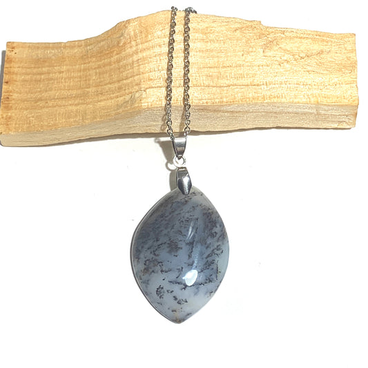 Collier en acier inoxydable avec pendentif en merlinite, pierre de transformation et d'équilibre spirituel